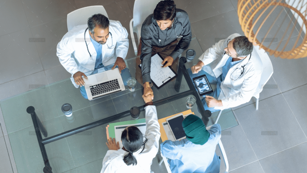 demo-attachment-3218-diverse-medical-team-working-together-at-table-in-8CASYHB